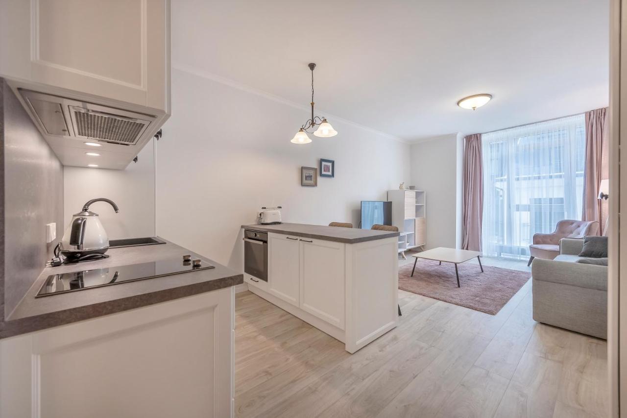 Happy Inn Just Studio, Self Check-In-24X7,Parking-In-The-Underground-Garage VNO Exteriér fotografie